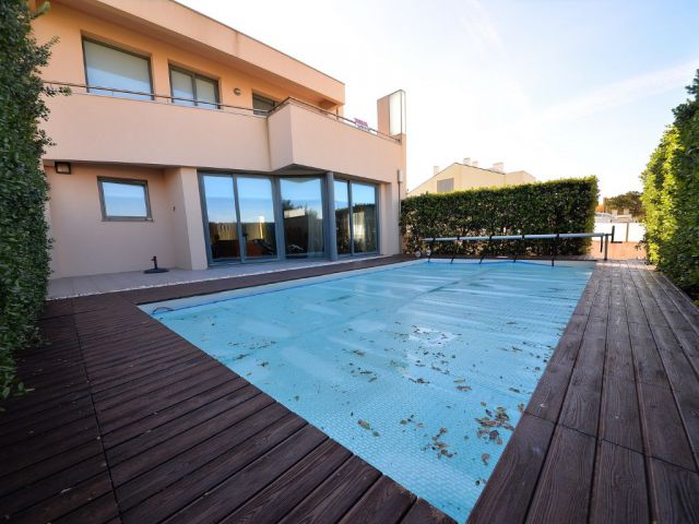 Villa_for_sale_in_Vila Nova de Gaia_PSE11926
