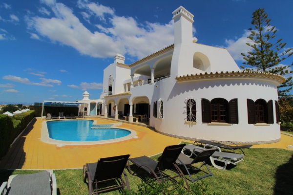 Guesthouse_for_sale_in_Albufeira_SMA13632