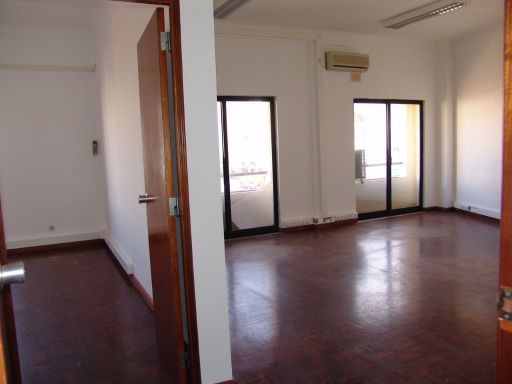 Office / Practice_for_sale_in_Faro_SMA8898